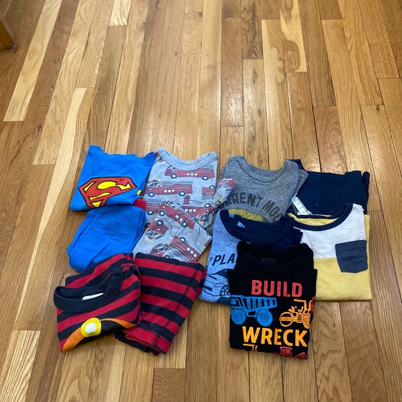 TODDLER BOYS 3T  PAJAMAS 3 Pairs Long Sleeve Tops (5 Shirts). - Picture 2 of 2